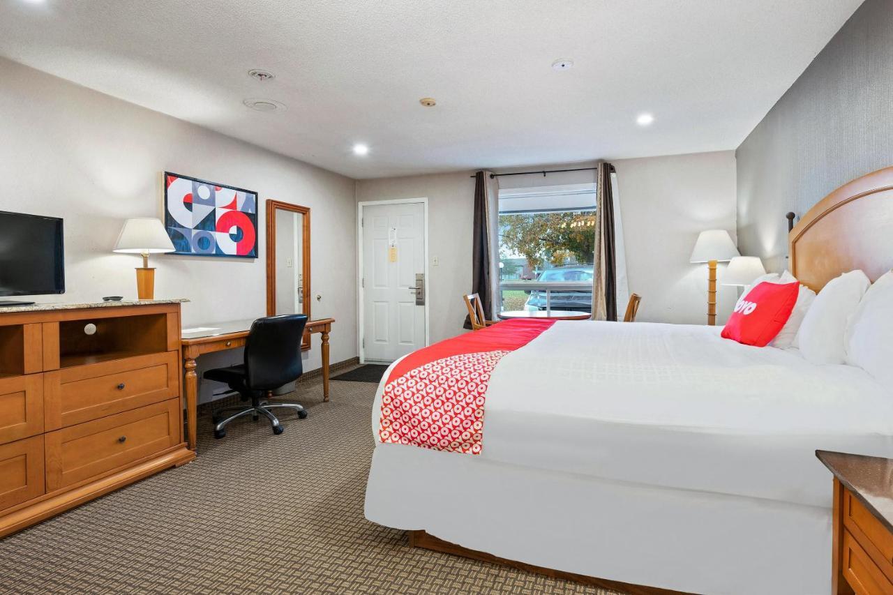 First Canada Hotel Cornwall Hwy 401 On Extérieur photo